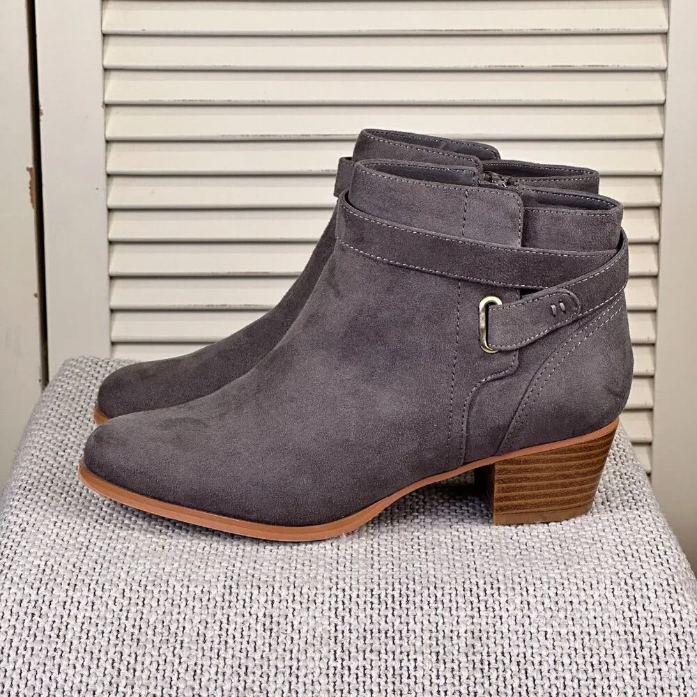 Giani‎ Bernini Oleesia Suede Gray Memory Foam Ankle Boot Bootie Women's Size 6.5